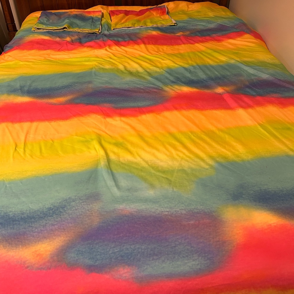 Vibrant Multicolor Bedding Set - Picture 2 of 2